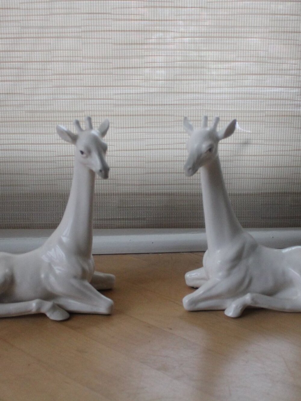Vintage 70s Fitz & Floyd MCM Solid White Porcelain Giraffe Pair 7 3/4”H